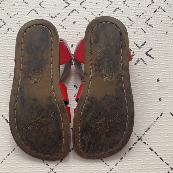 Salt water sandals size 10 - Picture 2 of 4